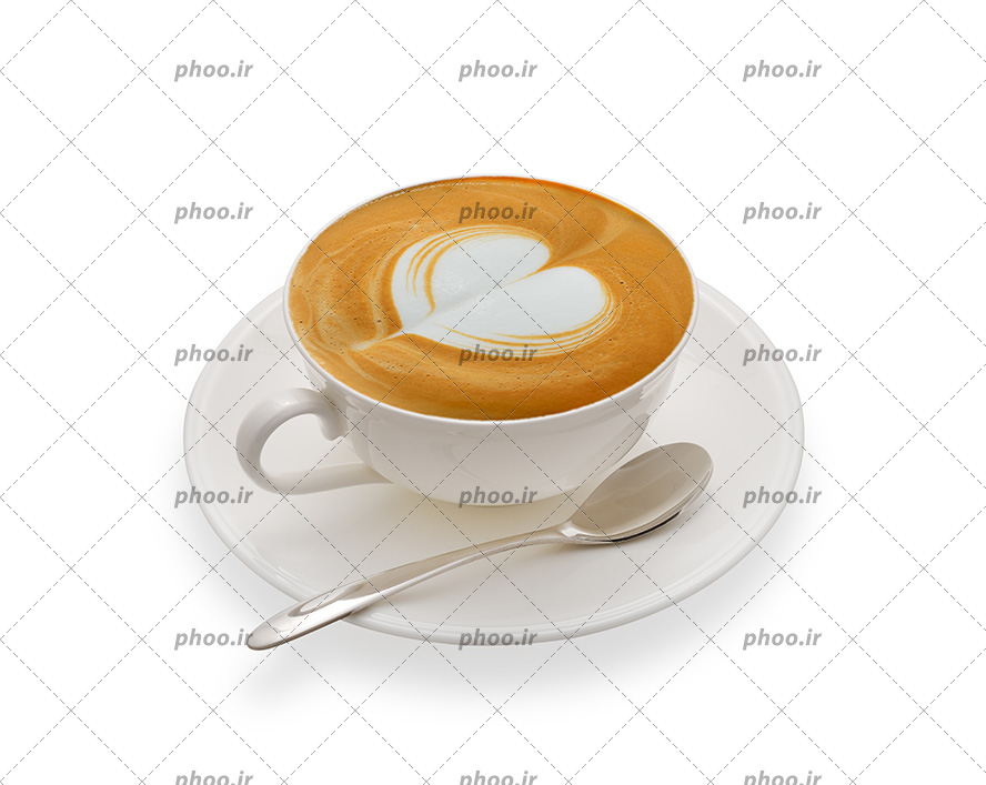 عکس با کیفیت قاشق نقره ای در کنار فنجان کاپوچینو با خامه ی تزئین شده به شکل قلب در پس زمینه سفید