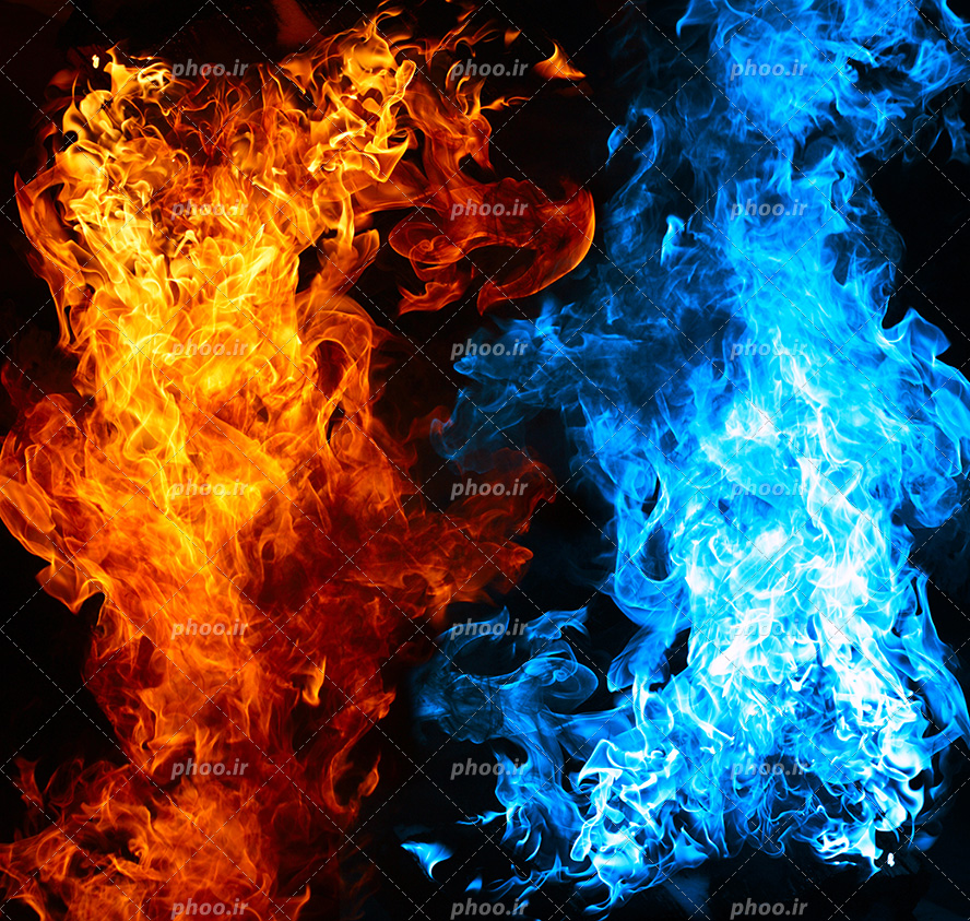 عکس با کیفیت شعله های آتش به رنگ آبی و نارنجی در کنار یکدیگر در بک گراند مشکی