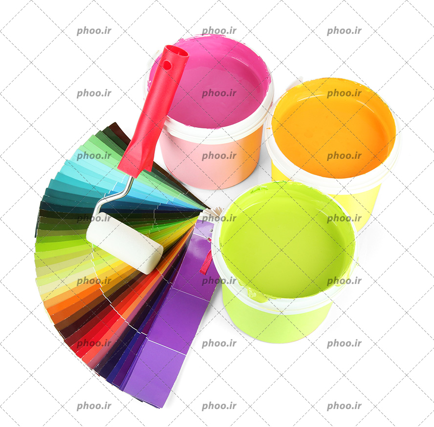 عکس با کیفیت سه سطل رنگ در کنار جدول رنگ ها و یک غلتک در کنار سطل ها