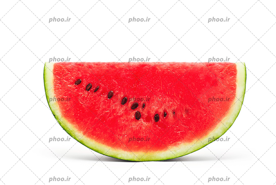 عکس با کیفیت یک قاچ هندوانه قرمزو خوش رنگ همراه با دانه های مشکی در بک گراند سفید