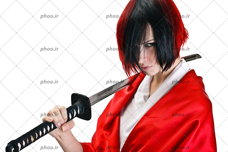 عکس مدل زن لباس سامورایی پوشیده و شمشیر در دست با زمینه سفید