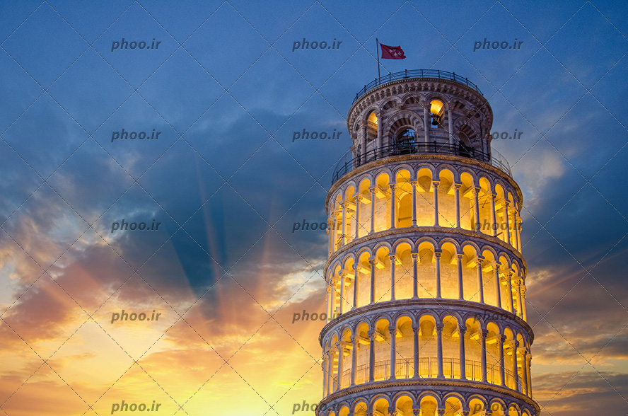 عکس برج کج پیزا ایتالیا نورانی