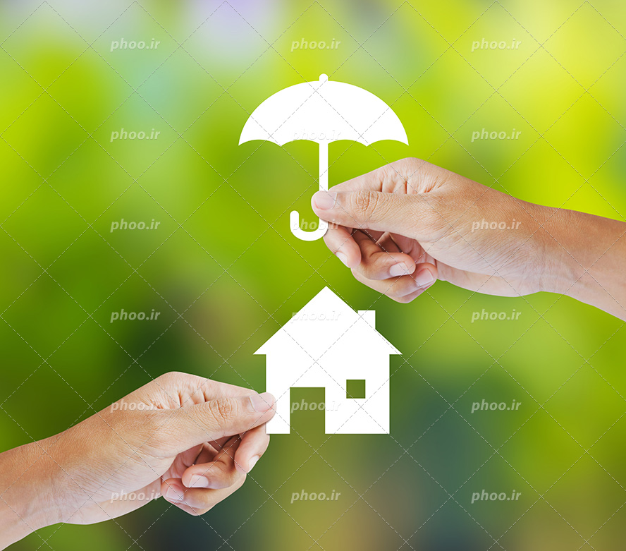 عکس با کیفیت گرفتن چتر در بالای سقف خانه به معنی محافظت از خانه و خانواده در برابر حوادث